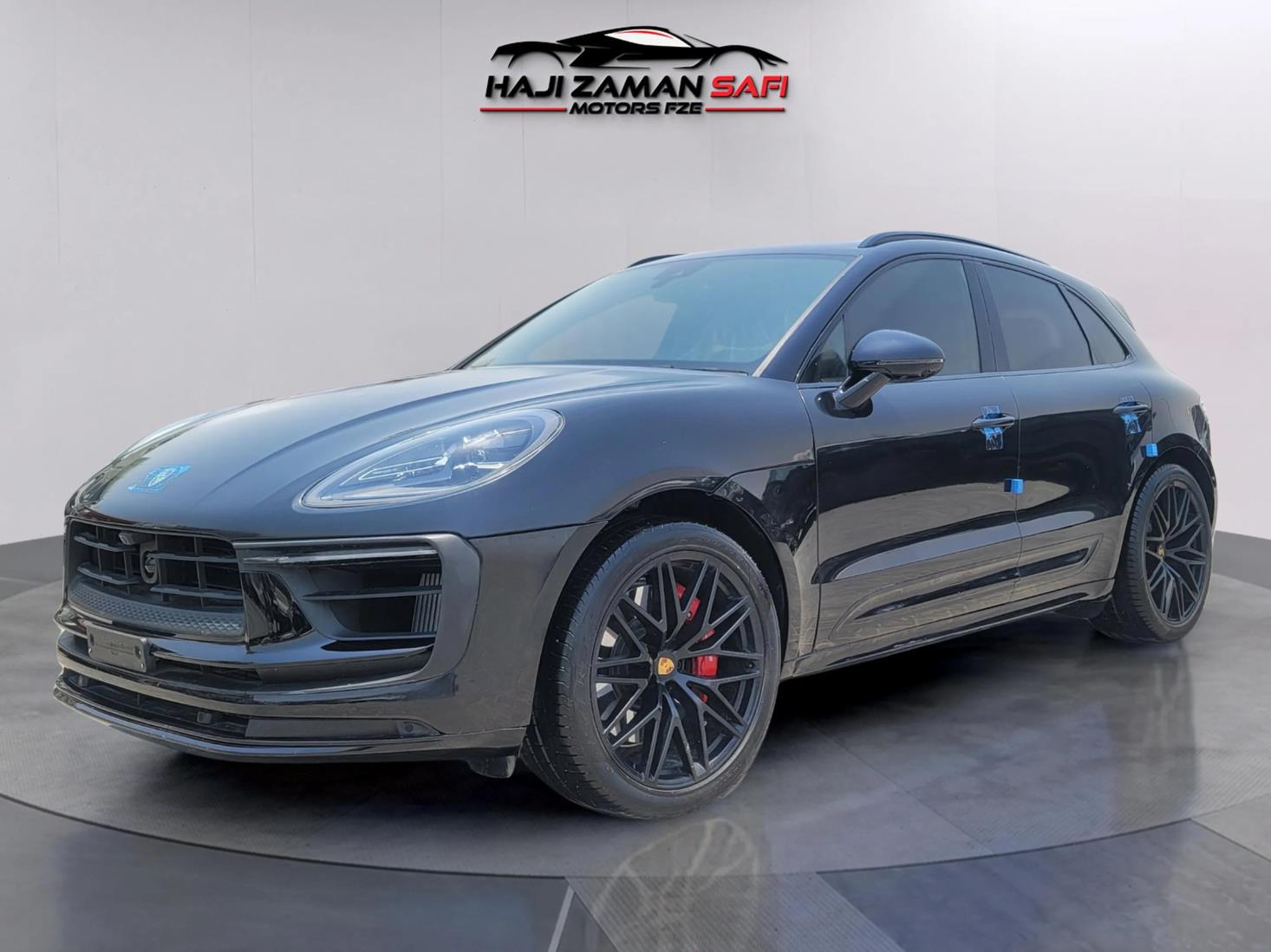 PORSCHE MACAN AT BLACK 2.9