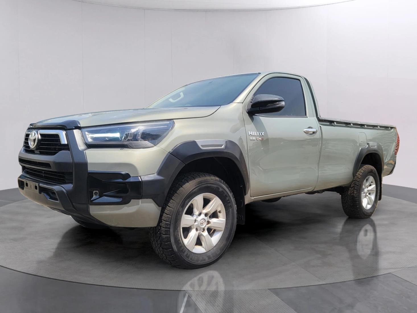 TOYOTA HILUX 2.8  RIGHT HAND DRIVE